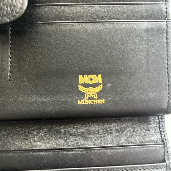 MCM BLACK LEATHER WALLET - Picture 8 of 11